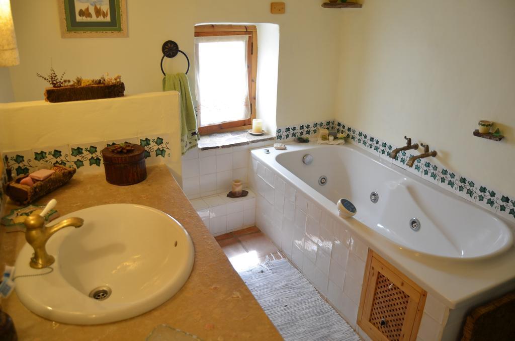 Hostal La Casa Del Teix Eslida Habitación foto